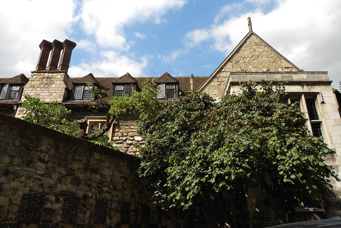 Secret Old London Guided Walking Tour - Guildhall and London’s Roman footprint