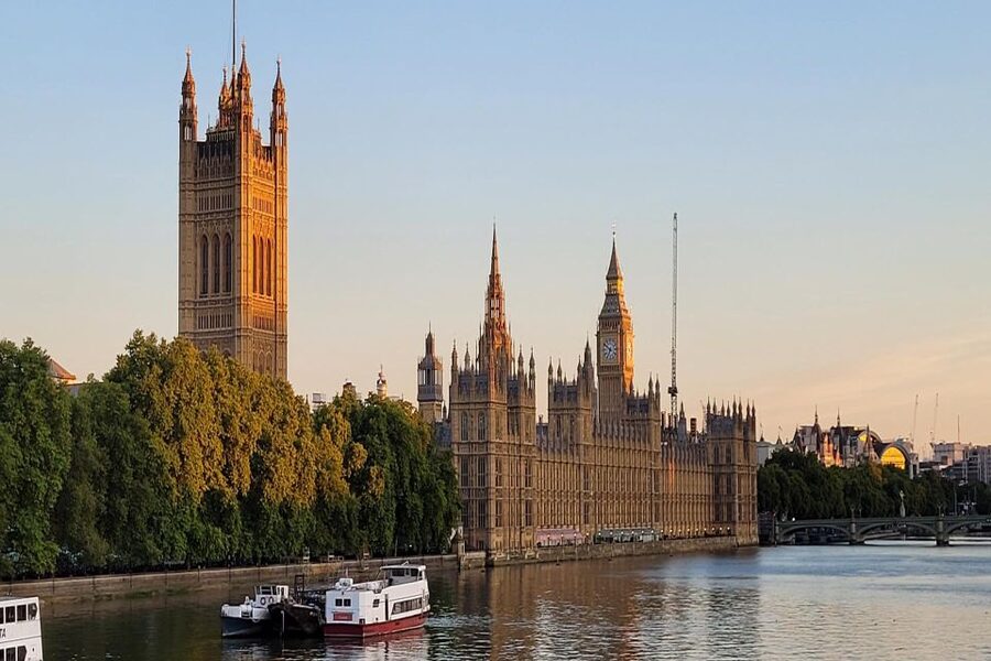 Skip-the-Line London Westminster Abbey Guided Tour in German - Why Westminster Abbey is worth four hours