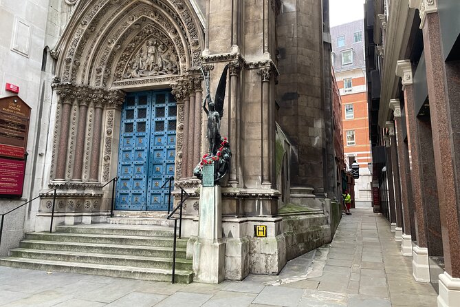 Slow Horses Locations – TV Walking Tour in London - Bunhill Fields and Blake’s grave
