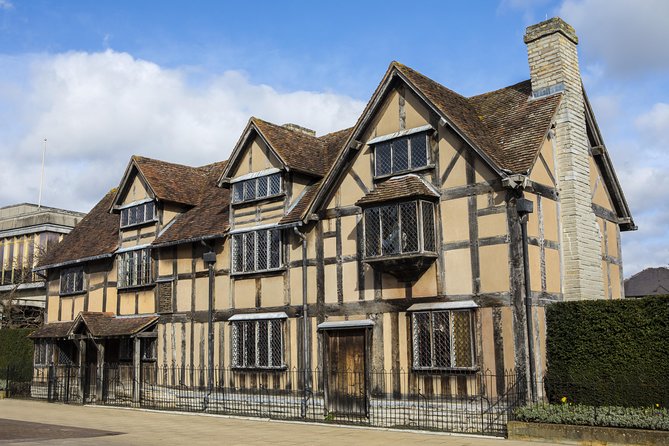 Small Group Cotswolds Villages, Stratford and Oxford Day Tour from London - Should you book the Stratford, Cotswolds, and Oxford day tour?