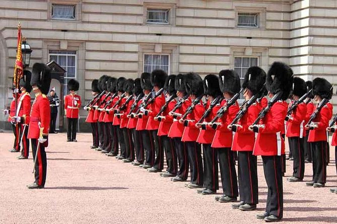 Small-Group London's Best Sights Walking Tour, Kids Join Free! - Green Park and Buckingham Palace