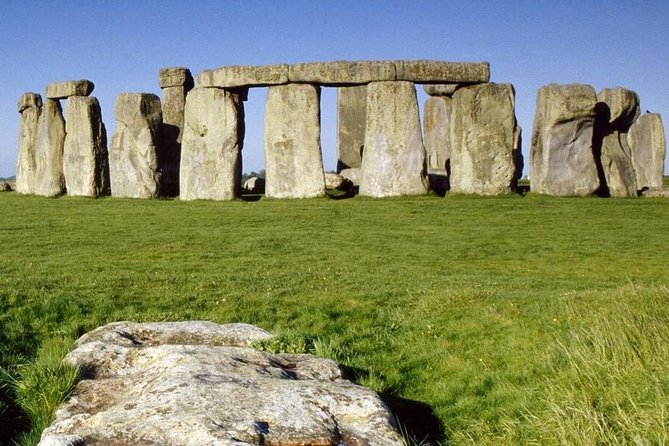 Southampton Pre-Cruise Tour: London to Southampton via Stonehenge - The early London pickup sets the pace