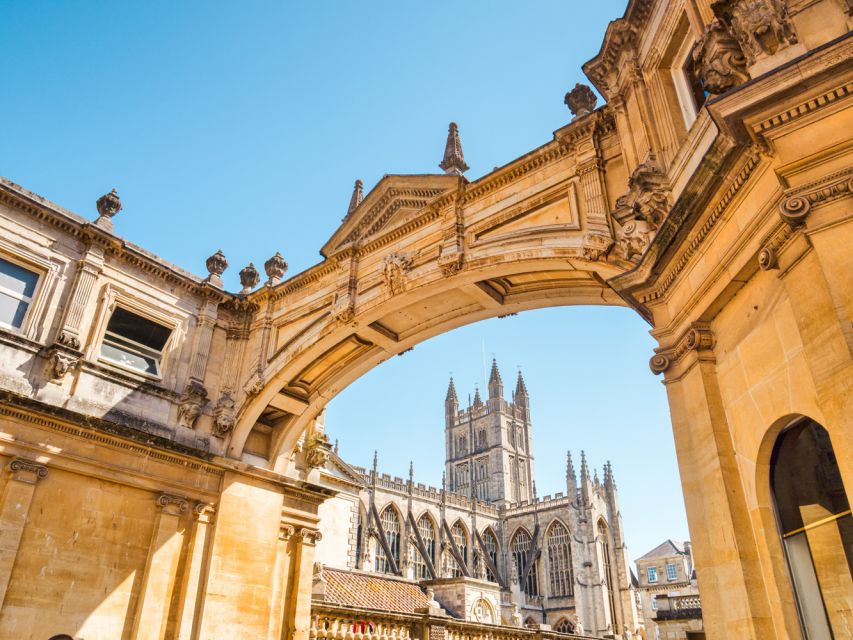 Stonehenge & Bath: Full-Day Coach Tour from London - What the guides add to the day