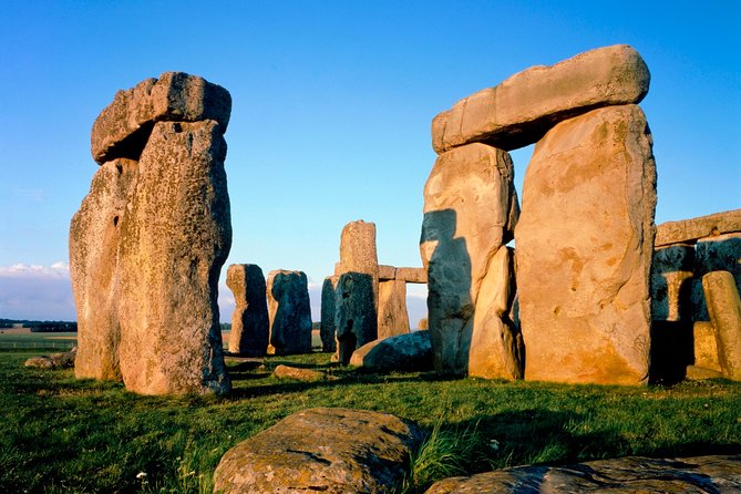 Stonehenge & Bath Private Car Tour from London - The guides can shape the whole day