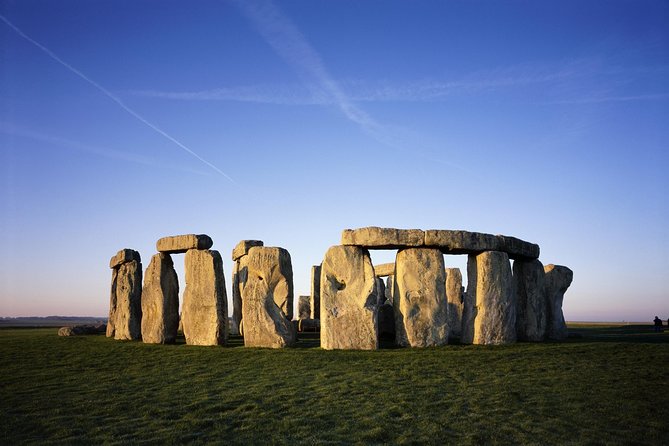 Stonehenge Half Day Tour with Entry and Extra Time - Meeting at Victoria Coach Station at 9:15 a.m.