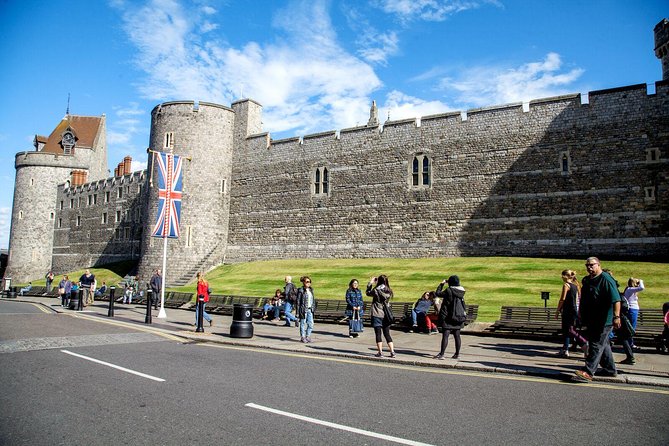 Summer Special: Buckingham Palace & Windsor Castle Tour - St George’s Chapel and the royal burials