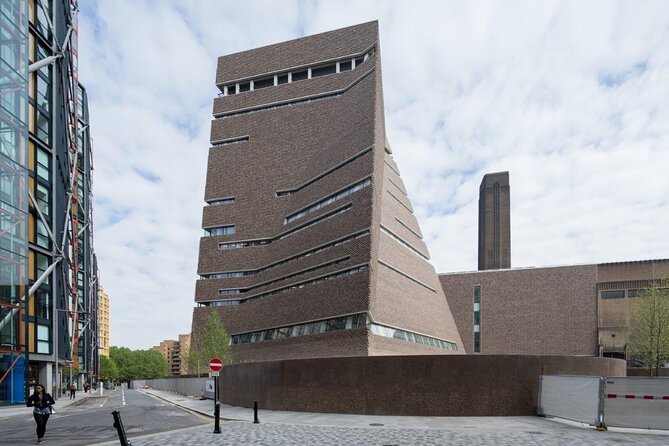 Tate Modern Official Discovery Tour - Planning your time around the 11:30 start