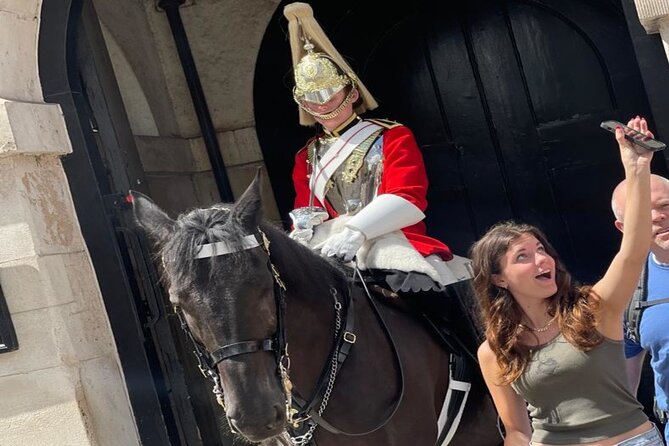 The Changing of the Guard Tour and Buckingham Palace - Trafalgar Square and what you actually see