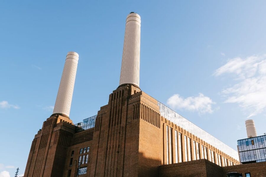 The Chimney Lift at Battersea Power Station - The Infinity Room before the main ascent