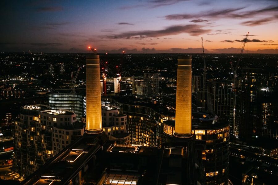 The Chimney Lift at Battersea Power Station - The 109-metre viewing platform