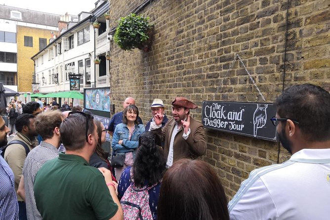 The Cloak and Dagger Tour in London - Southwark Cathedral and a changing community