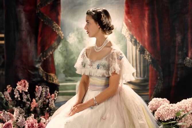 The Kings Gallery - Queen Elizabeth II: Her Life in Style - Queen Elizabeth II’s life told through clothing