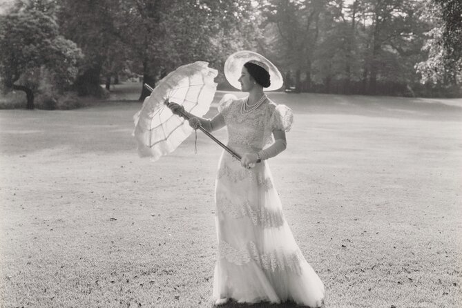 The Kings Gallery - Queen Elizabeth II: Her Life in Style - Why the one-hour format works
