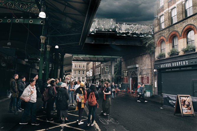 The Original Harry Potter Film Locations Tour : with Boat Ride - Millennium Bridge and the strongest photo moment
