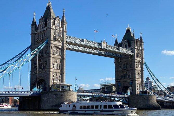 The Tower of London - Small Group Tour with a Local Expert - Beefeaters, residences, and daily life inside the walls