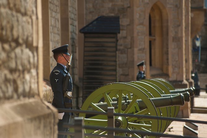Tower of London: Crown Jewels & Beefeater Opening Ceremony - Walking, group size, and family fit