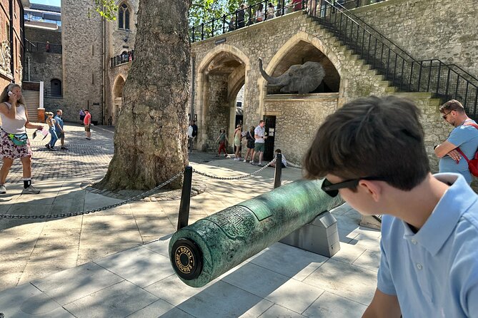 Tower of London for kids & families Private Guided Tour with pre-booked Tickets - How the Guides Connect With Children
