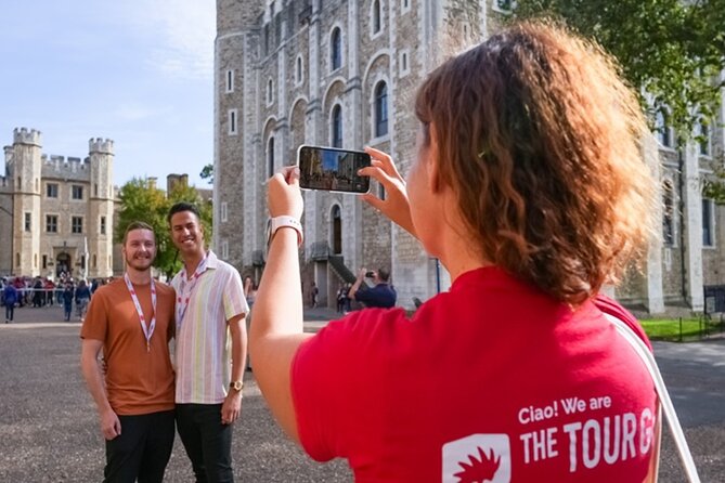 Tower of London Guided Tour with Beefeater Meet & Crown Jewels - Why the Beefeater meeting is the tour’s main draw