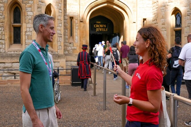 Tower of London Guided Tour with Beefeater Meet & Crown Jewels - Price, group size, and overall value
