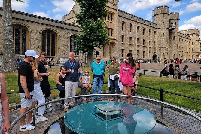 Tower of London Guided Tour with Beefeater Meet & Crown Jewels - Who will enjoy this Tower of London tour