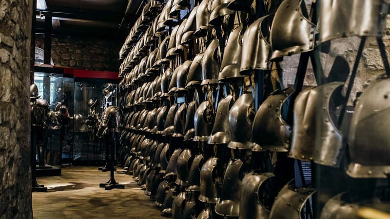 Tower of London Tour with Crown Jewels, plus River Cruise - Traitor’s Gate and the Bloody Tower
