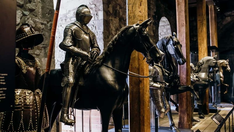 Tower of London Tour with Crown Jewels, plus River Cruise - What the Blue Badge guide adds