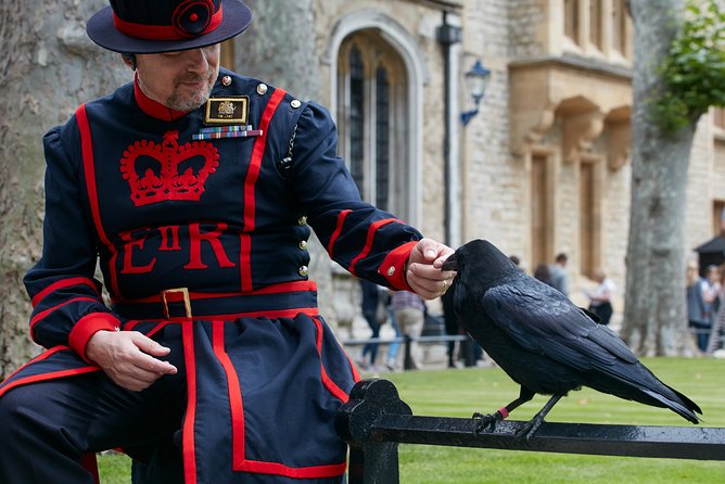 Tower of London with London Hop-On Hop-Off Tour and River Cruise - Royal London and the museum district