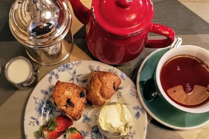 Traditional English Walking Food Tour With London Food Tours - Starting at London Bridge with a taste of London’s past
