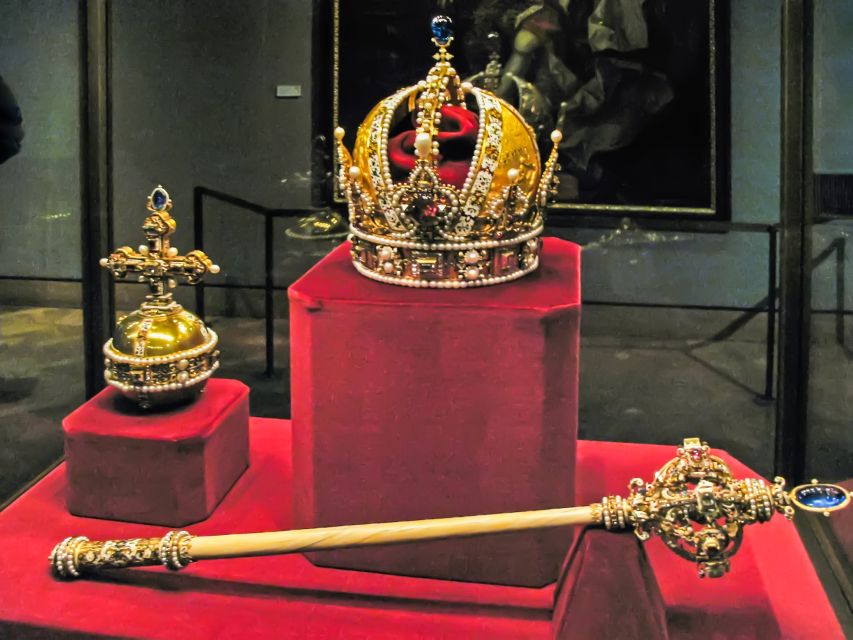 Ultimate Tower of London, Beefeater Welcome & Crown Jewels - Why early access matters at the Tower of London