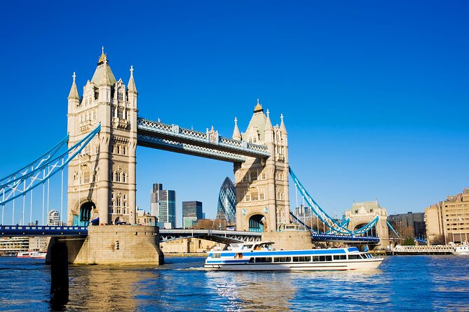 VIP Early Access: Opening Ceremony Tower of London & Bridge Entry - Walking, weather, and mobility