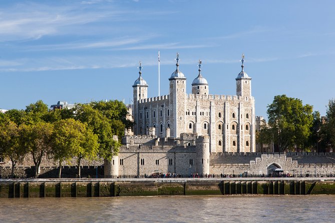 VIP Early Access: Opening Ceremony Tower of London & Bridge Entry - First to the Crown Jewels