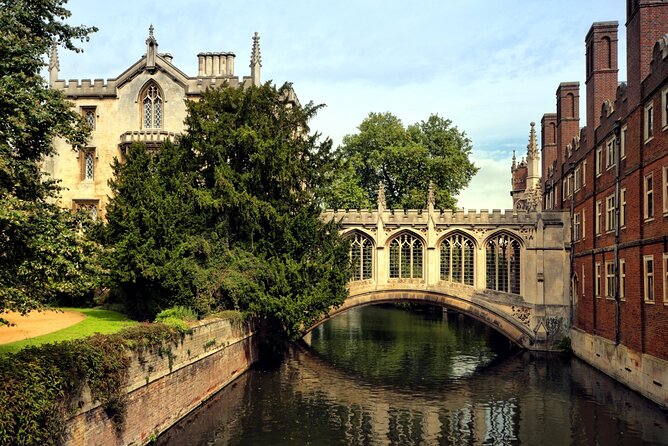 Warwick Castle, Oxford, Stratford-upon-Avon & Cotswolds Day trip - Four famous English stops in one long day