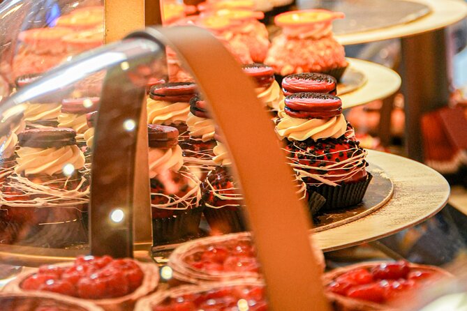 West End Donut Adventure Sweets and Sights in London - Finishing with Trafalgar Square