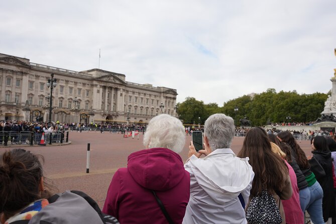 Westminster Abbey, Big Ben, Buckingham Guided Tour of London - Starting at Churchill in Parliament Square