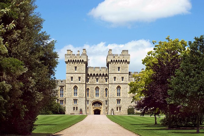 Windsor Castle, Stonehenge, and Oxford Day Trip from London - Starting at Victoria Coach Station