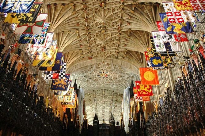 Windsor Castle, Stonehenge & Salisbury Cathedral Guided Tour - The coach ride and the guide make or break the day