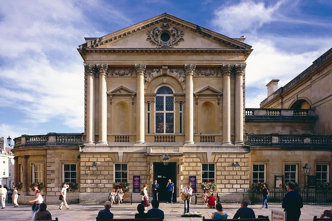 Windsor Castle, Stonehenge & Salisbury Cathedral Guided Tour - Price and the real value of $122.84
