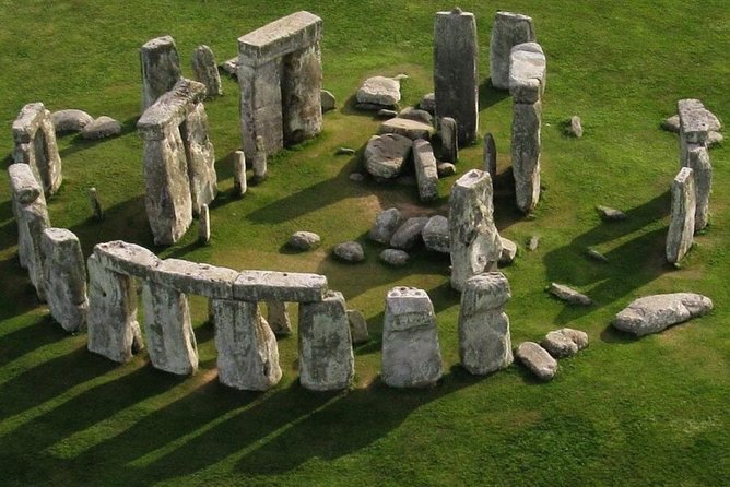 Windsor Castle, Stonehenge & Salisbury Cathedral Guided Tour - Who should book this tour