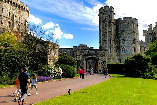 Windsor Castle Tour from London with Optional Lunch or London Eye - Three hours inside Windsor Castle