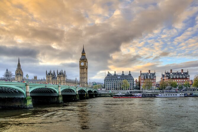 Winston Churchill & London in World War II Walking Tour - Horse Guards Parade and a royal connection