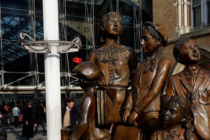 Working Women of the East End Walking Tour - Working women, labor, and the East End’s overlooked past